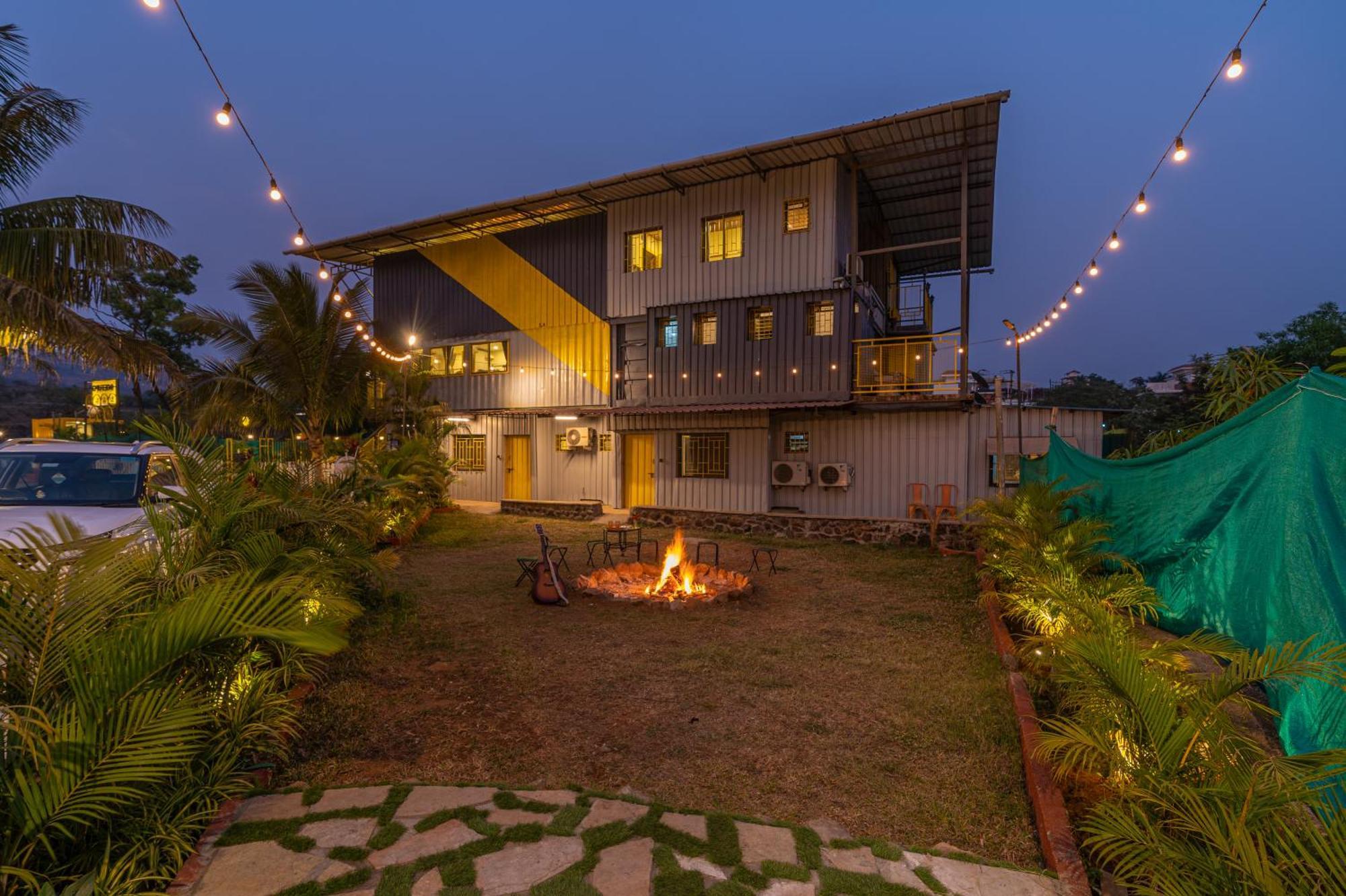 Boxtel Lonavala Hostel Exterior foto